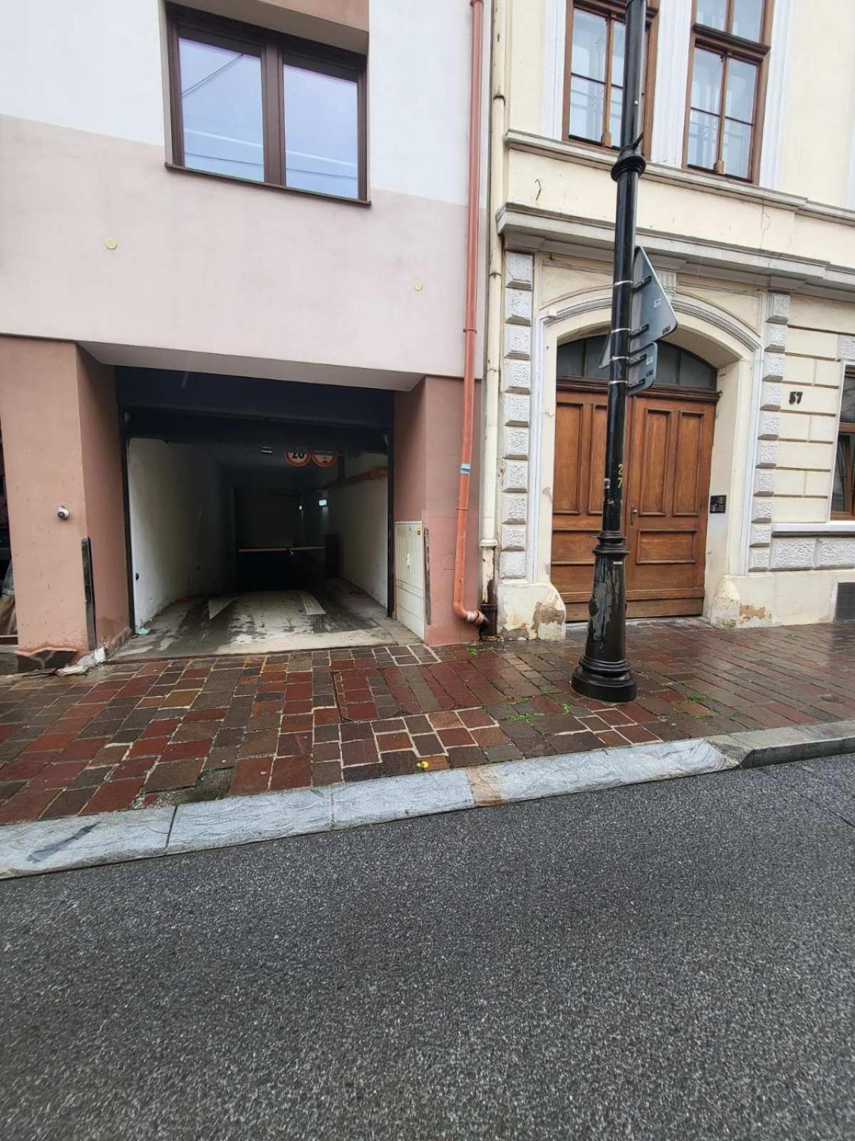 Monar Exclusive Center Free Parking In Garage Lejlighed Košice Eksteriør billede
